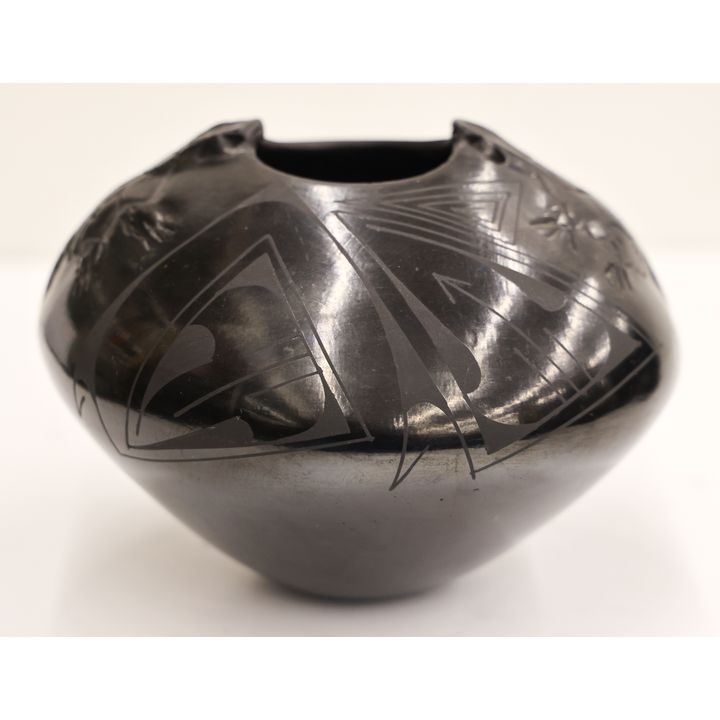 Imelda Quezada Mata Ortiz Blackware Lizard Jar