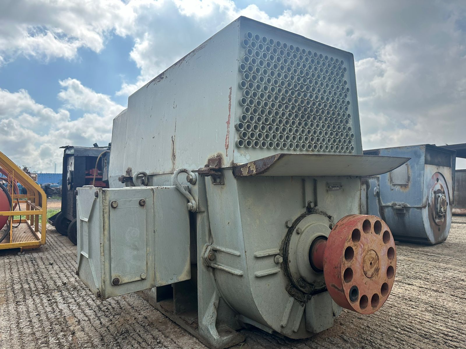 ONLINE AUCTION OF 300 KVA/525 V GENERATOR, P&H CRANE, 32 TON CONDRA ...