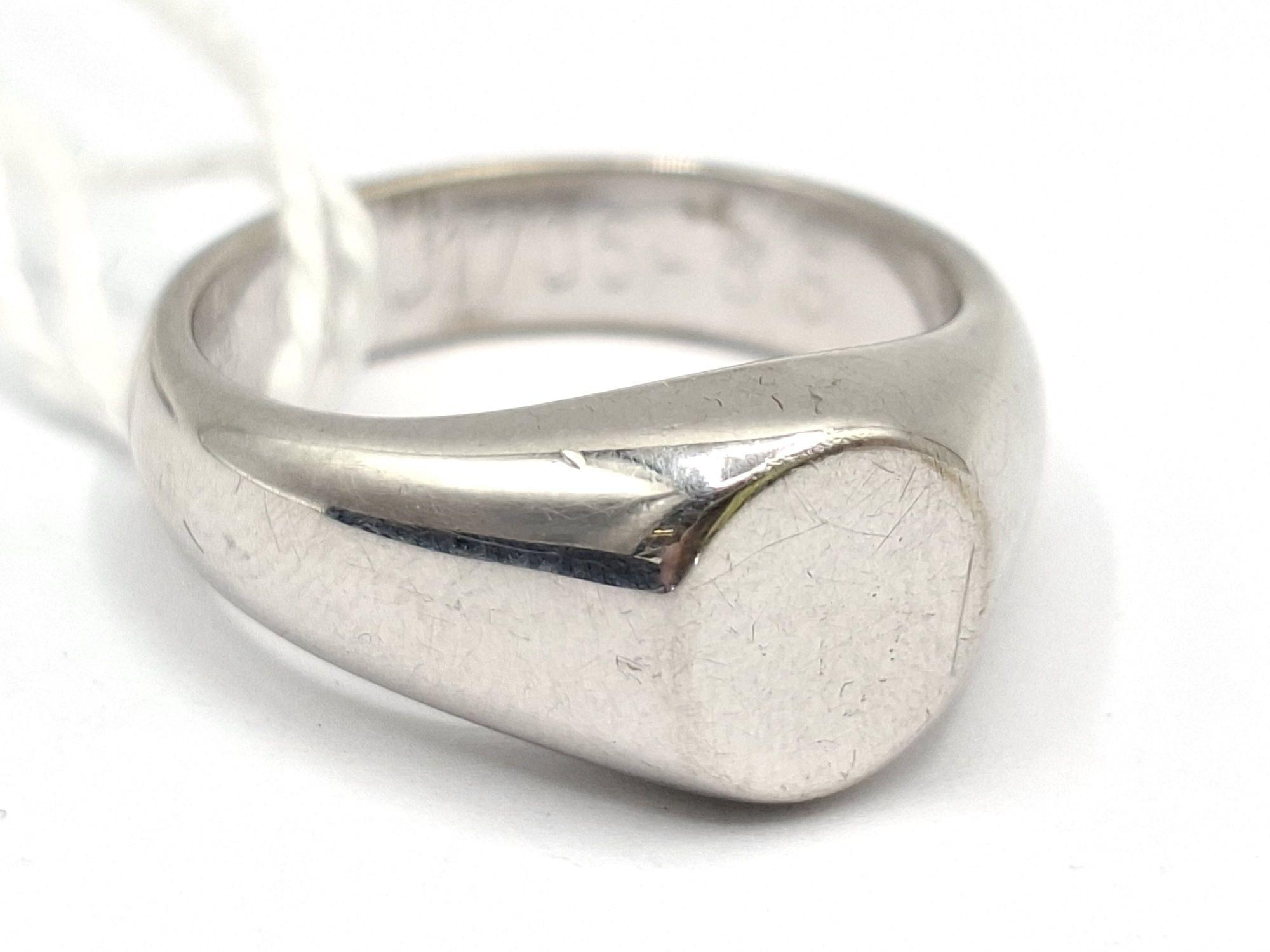 1164 · 9CT GOLD RING