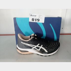 ASICS WOMEN GEL-CUMULUS 22 MK - BLACK/WHITE -UK 8