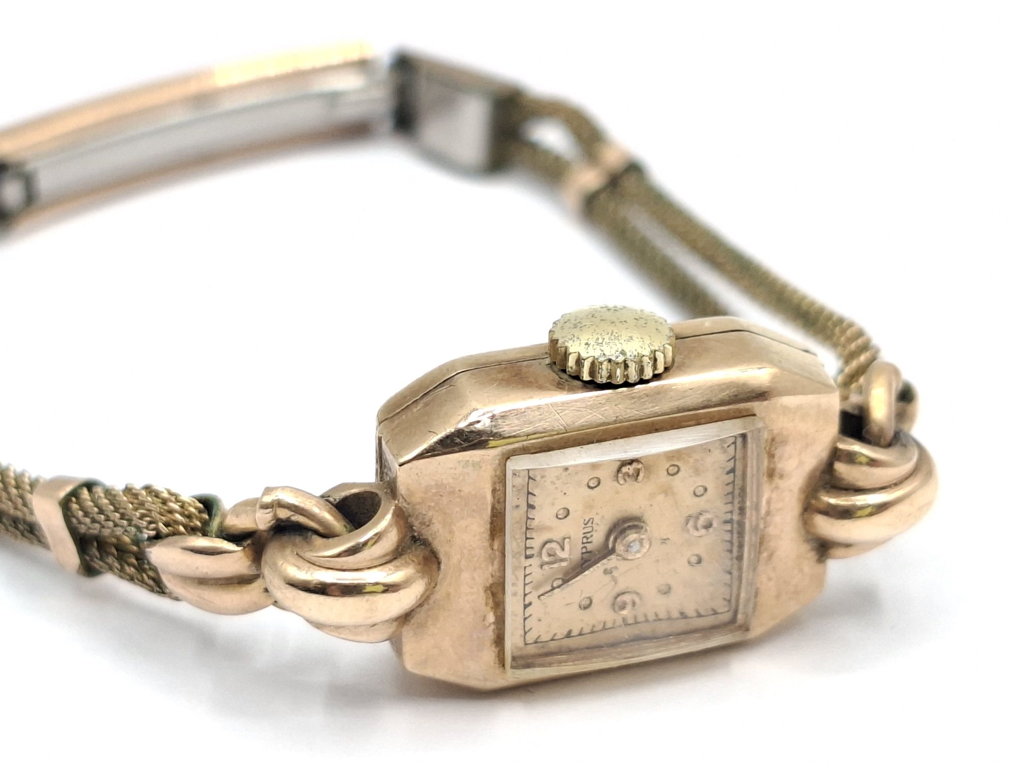 1074 · 9CT GOLD LADIES WATCH