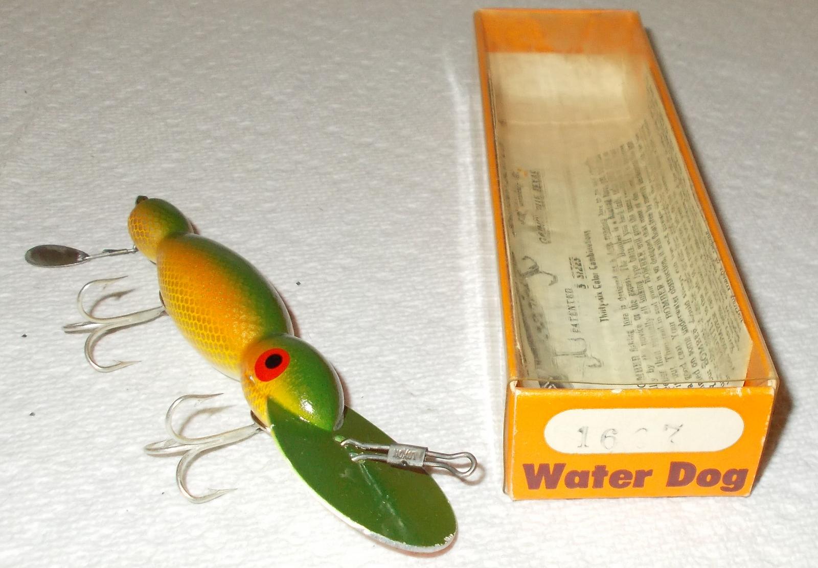 Vintage Bomber Water Dog #1601 All White Wooden Fishing Lure Box And  Catalog