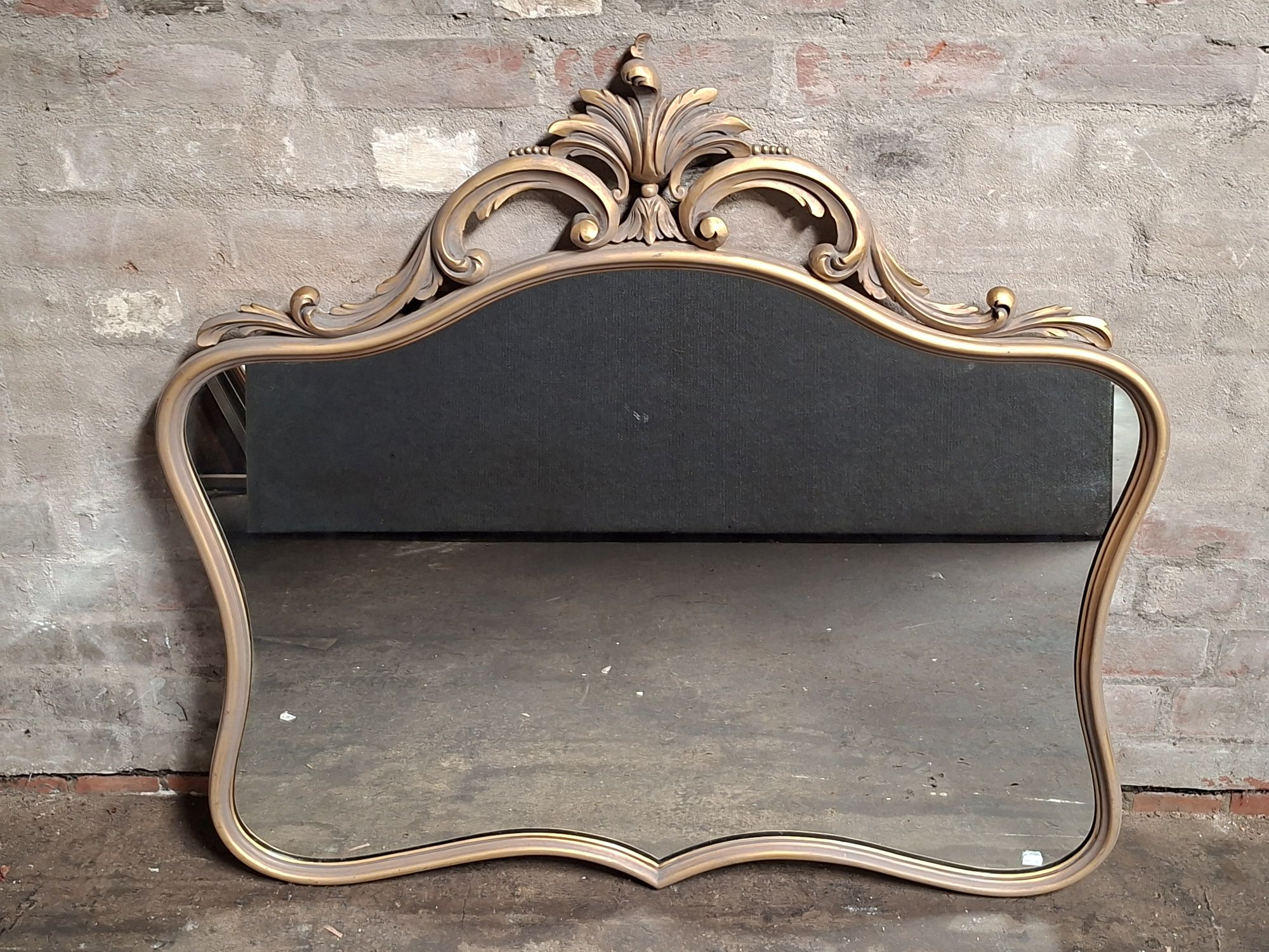 212 · WALL MIRROR