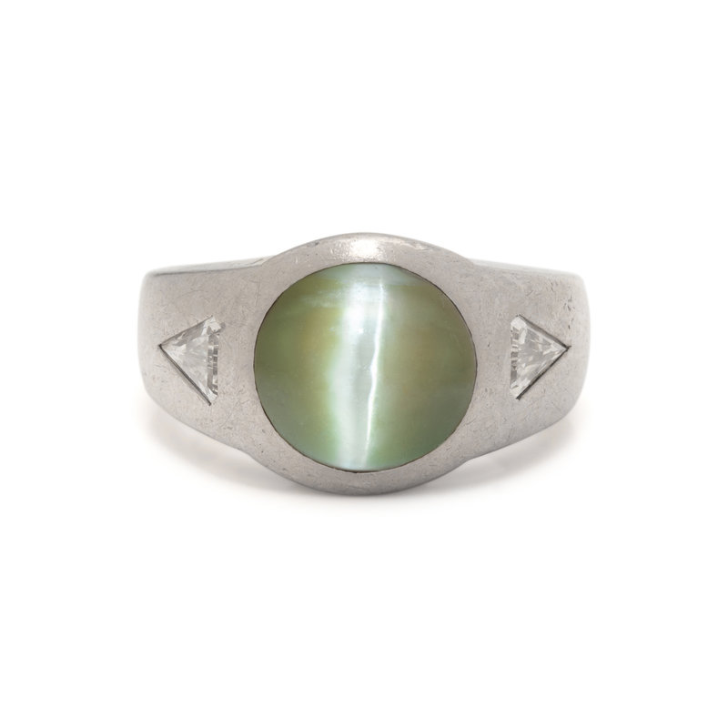 CAT'S EYE CHRYSOBERYL AND DIAMOND RING