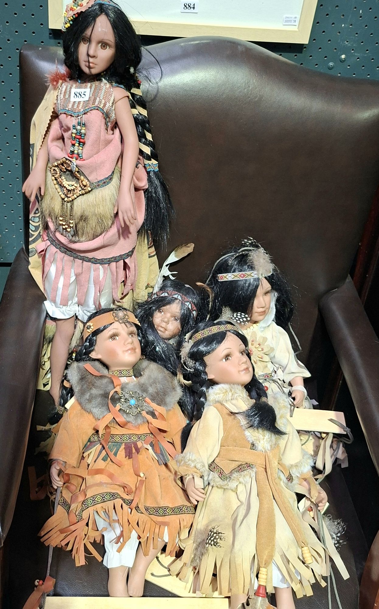 5 DOLLS