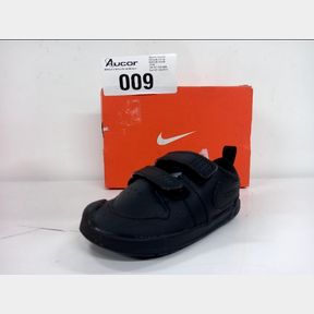 NIKE PICO 5 - BLACK/BLACK1 - KIDS 6.5 (DEFECTIVE)