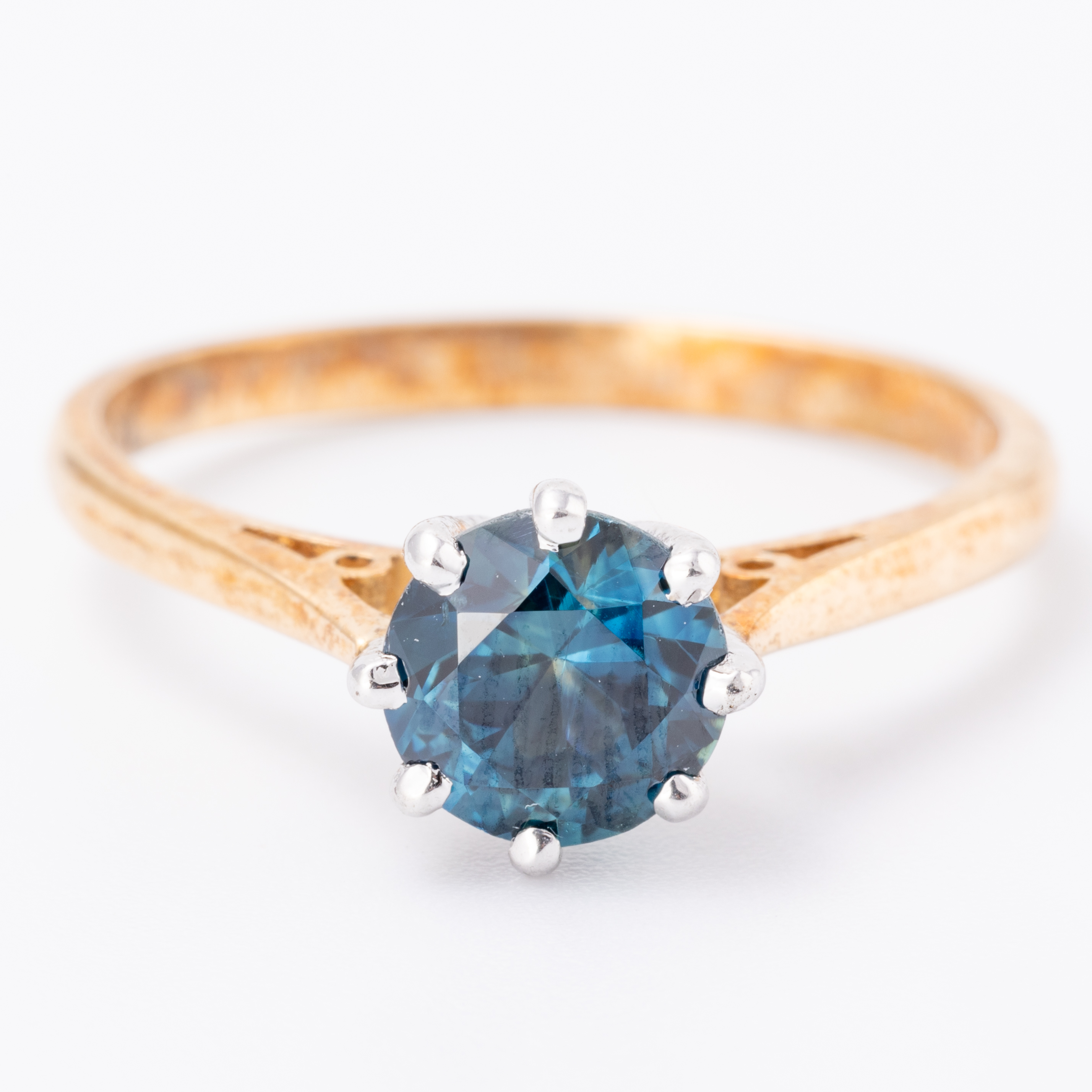 1.17 Carat Teal Sapphire 9ct Gold Ring