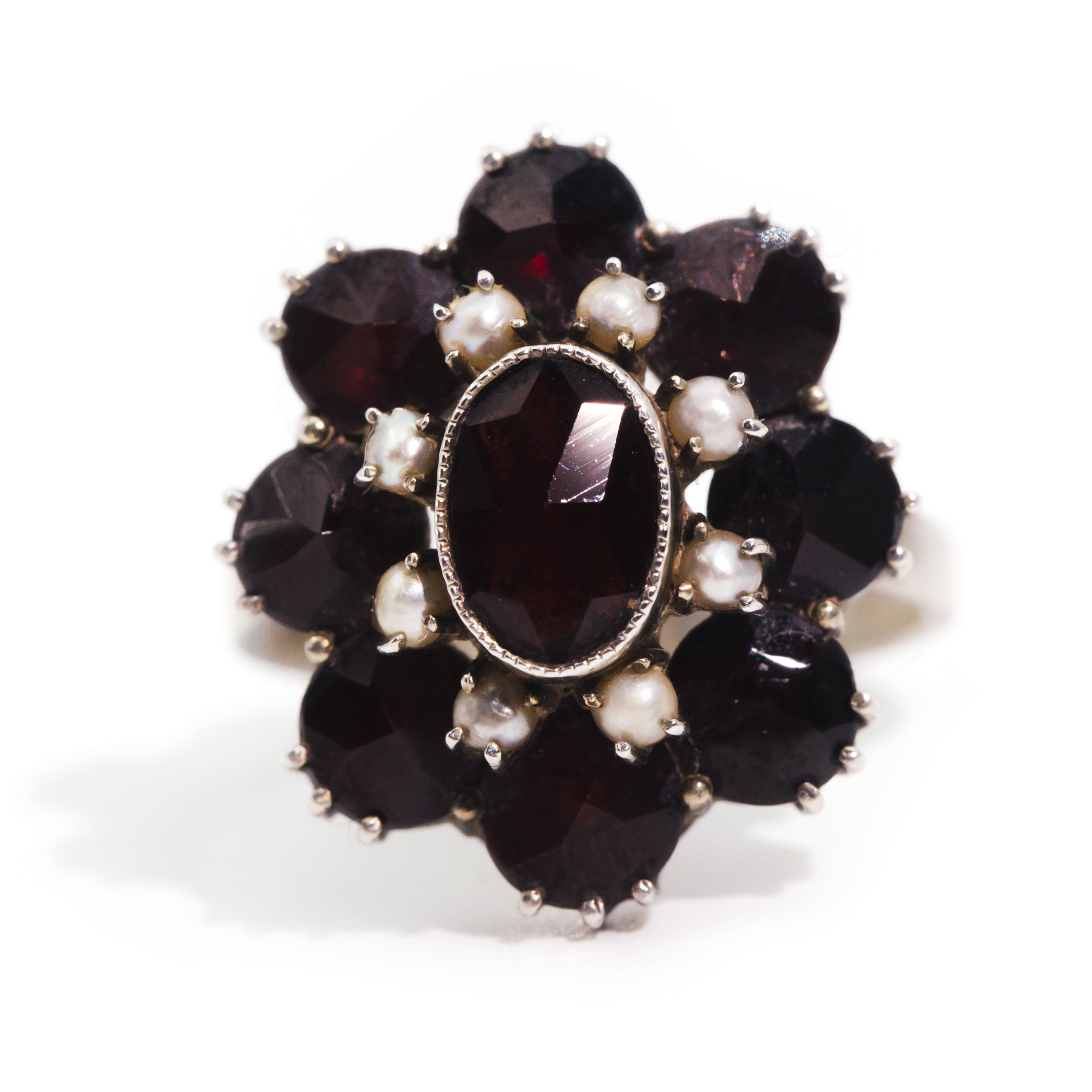 2517 · Vintage Garnet & Pearl Ring