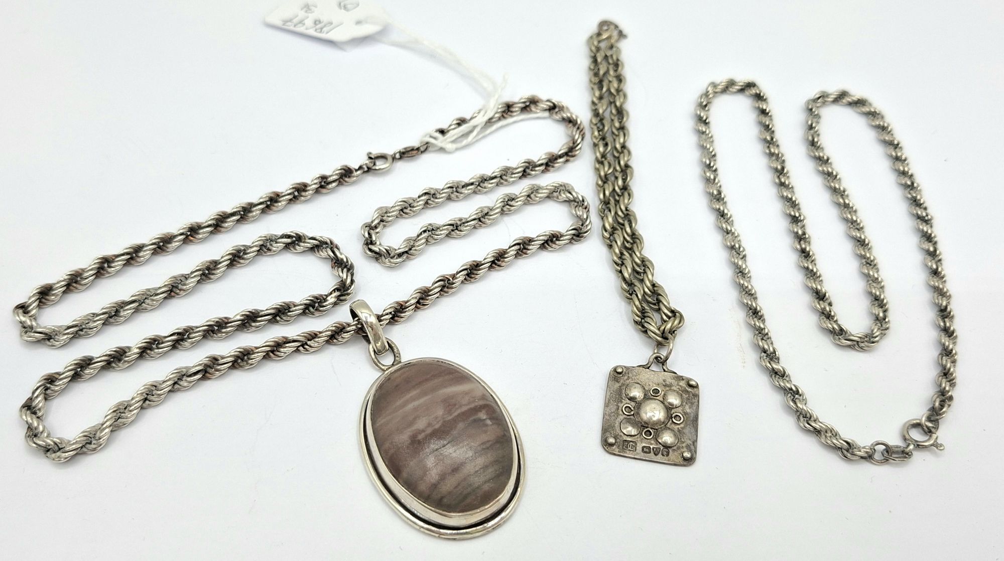 1028 · STERLING SILVER JEWELLERY