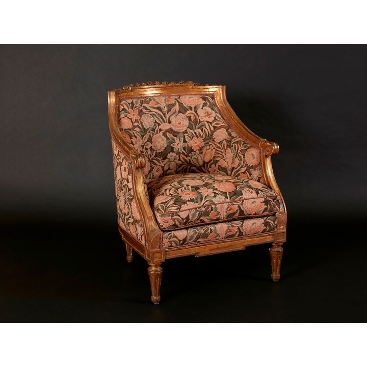 Important fauteuil en bois doré à la feuille de style Louis de XVI. France, XIXème