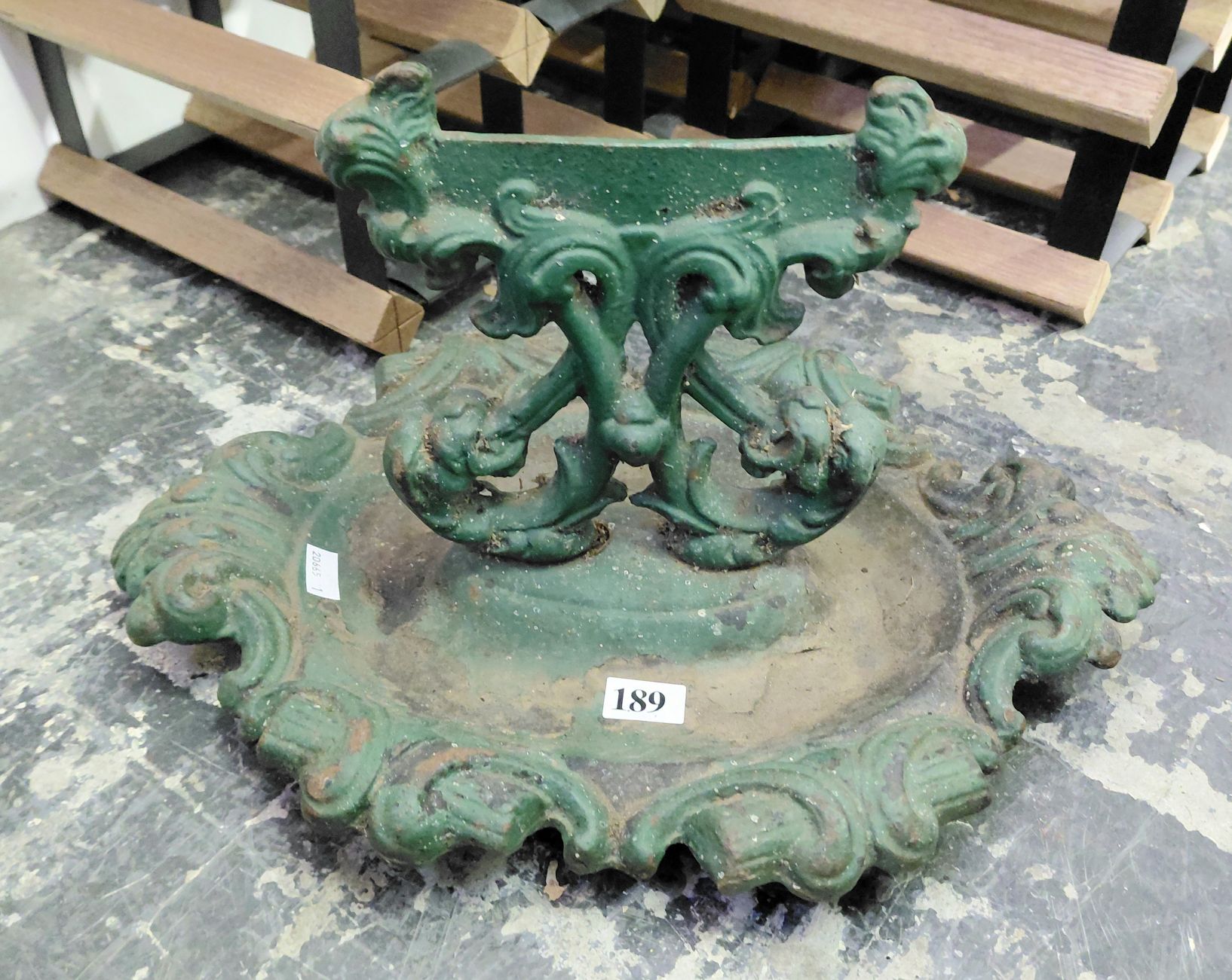 189 · VICTORIAN BOOT SCRAPER