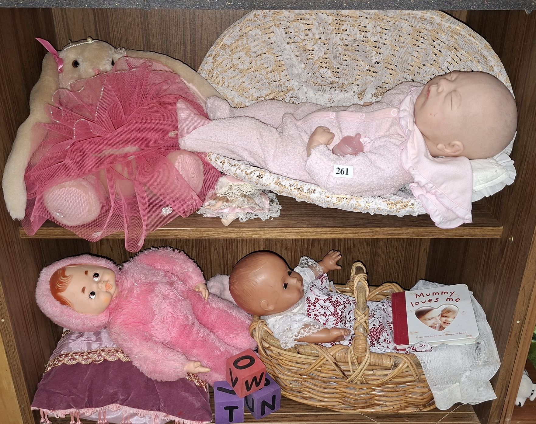 261 · DOLLS AND PLUSH BUNNY