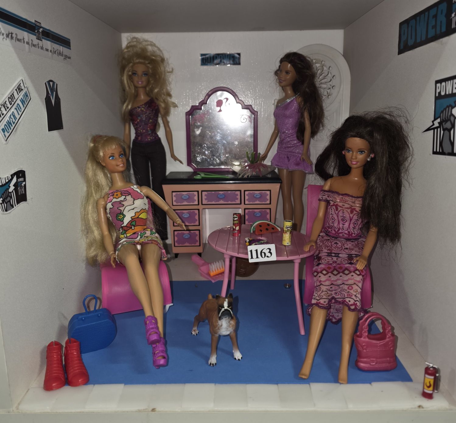 1163 · BARBIE DOLLS AND SCENERY