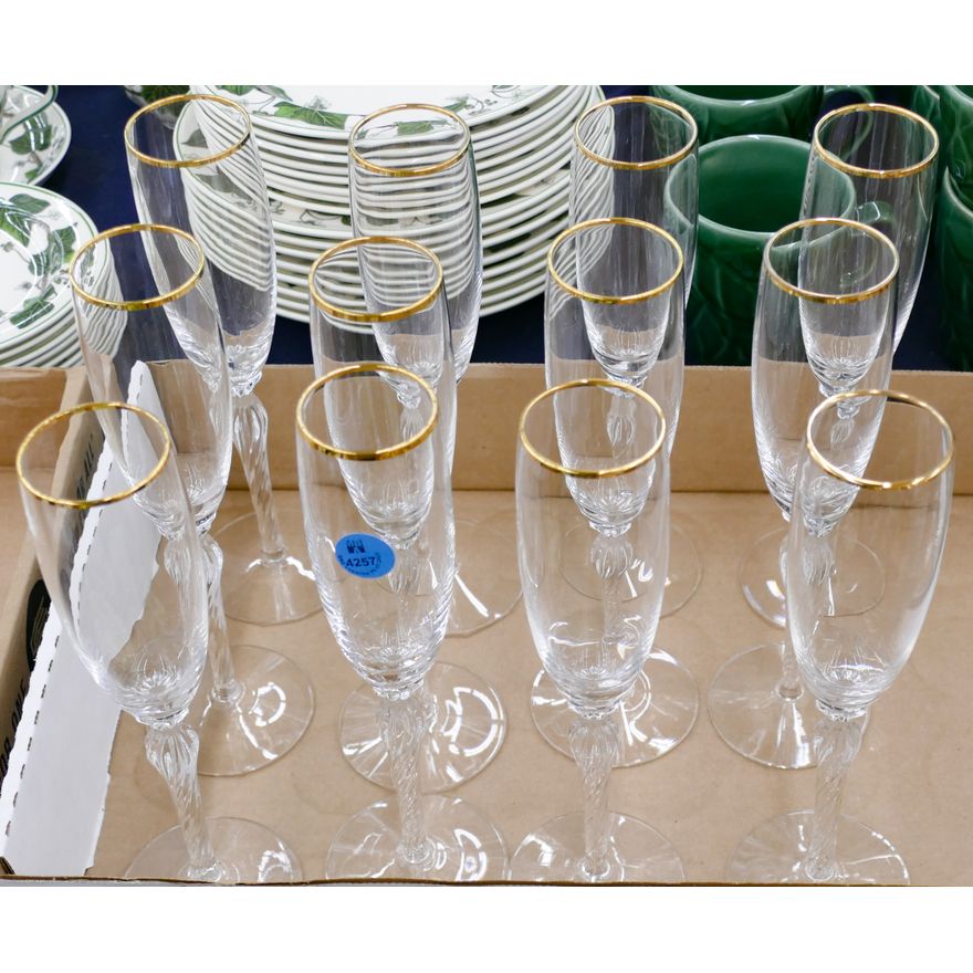 Box 12pc Lenox Gilt Champange Flutes