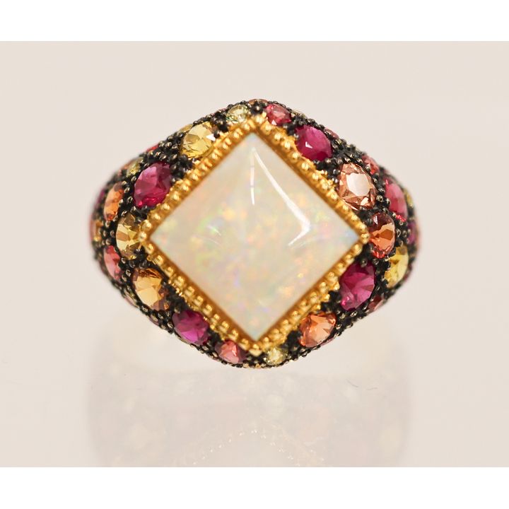 Ladies 18k Opal and Sapphire Rin