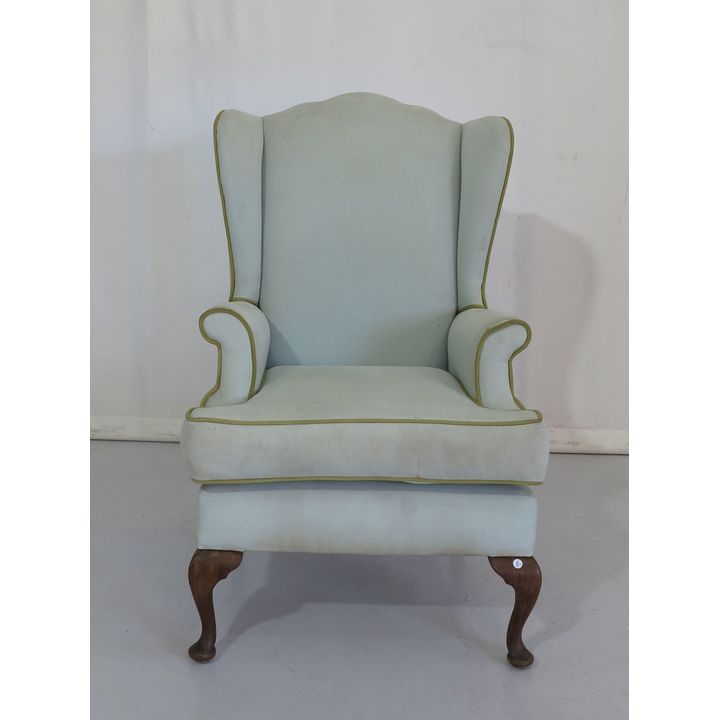 GEORGIAN STYLE UPHOLSTERED WINGBACK CHAIR