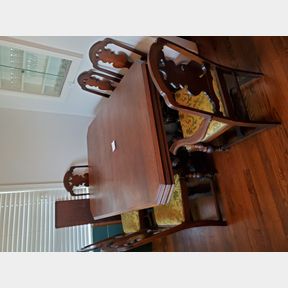 Large dining tble, 6 chairs, leaves, padded top