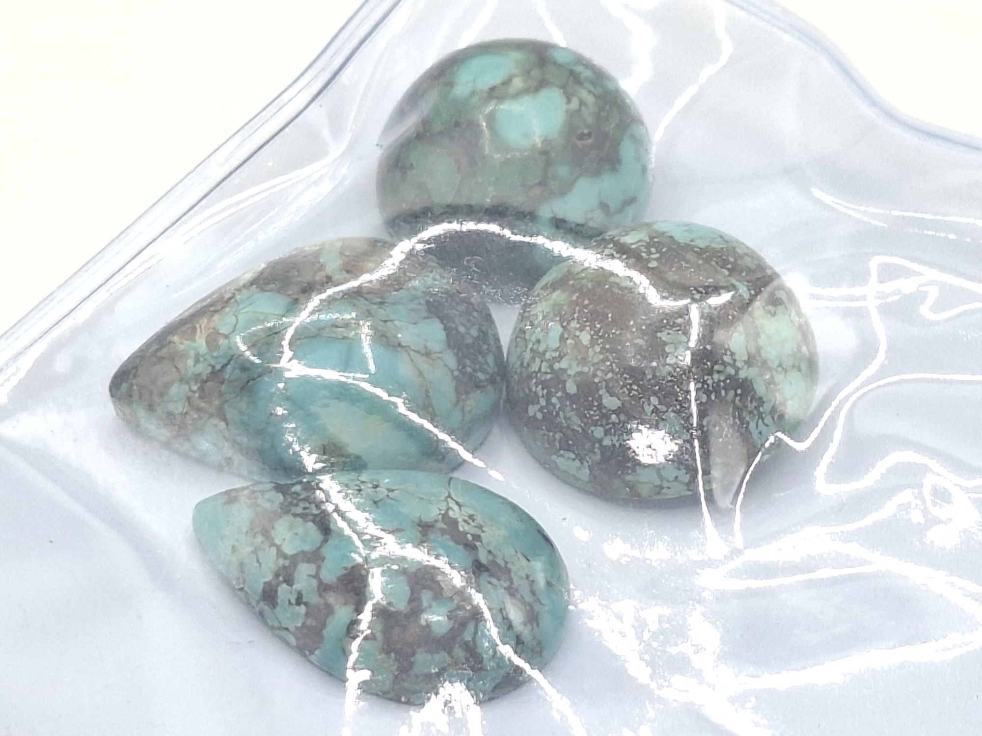 14 · TURQUOISE GEMSTONES