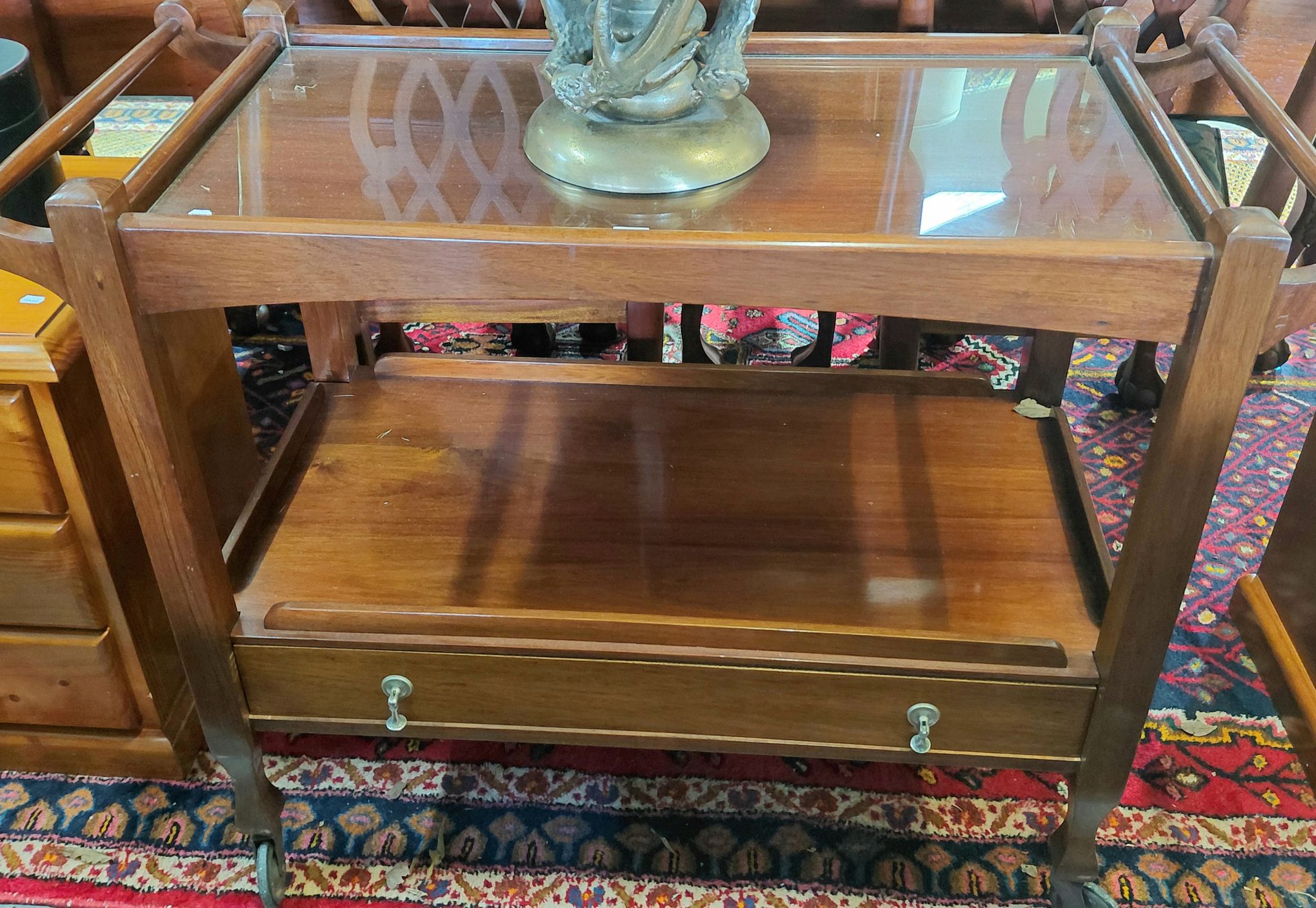 81 · TEA TROLLEY