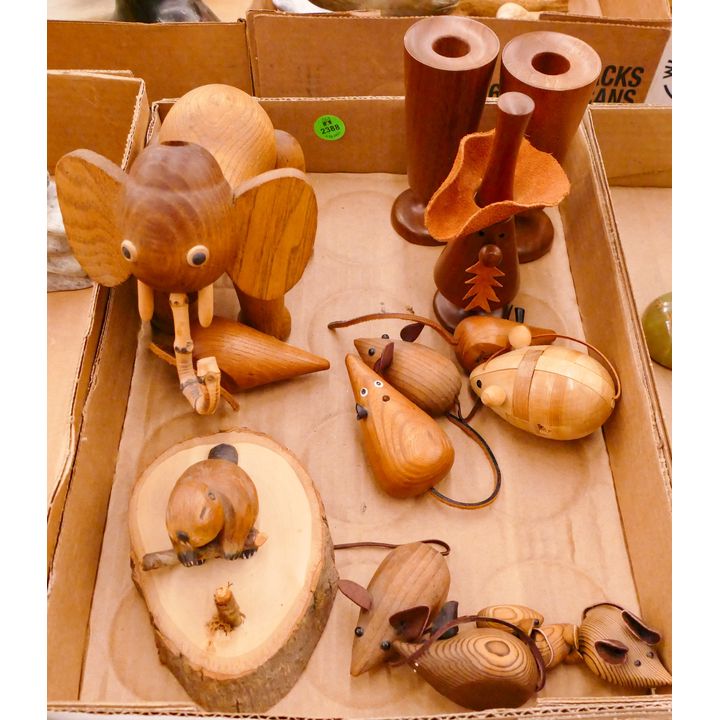 Box 14pc Midcentury Wood Animal Figures Etc