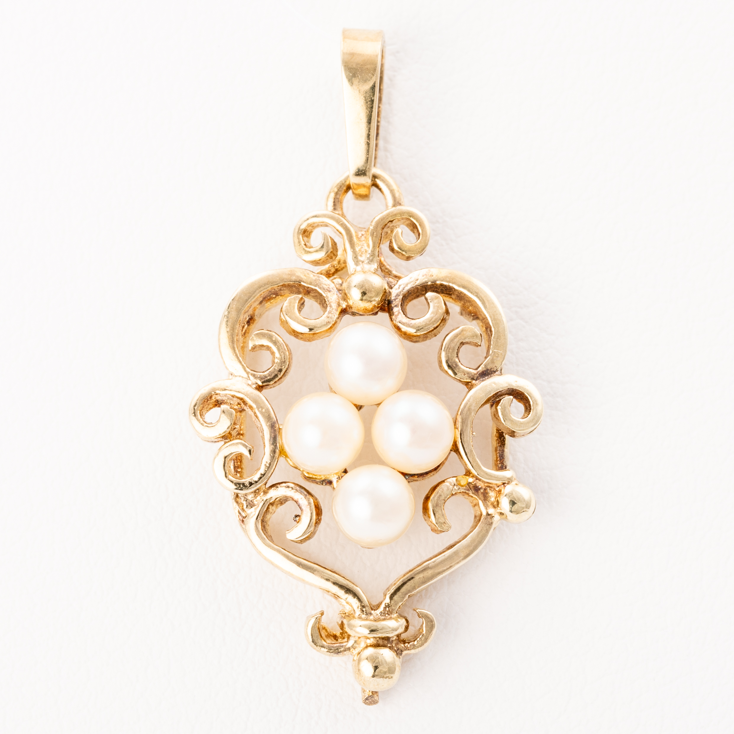 Filligree Pearl Pendant 8ct Gold