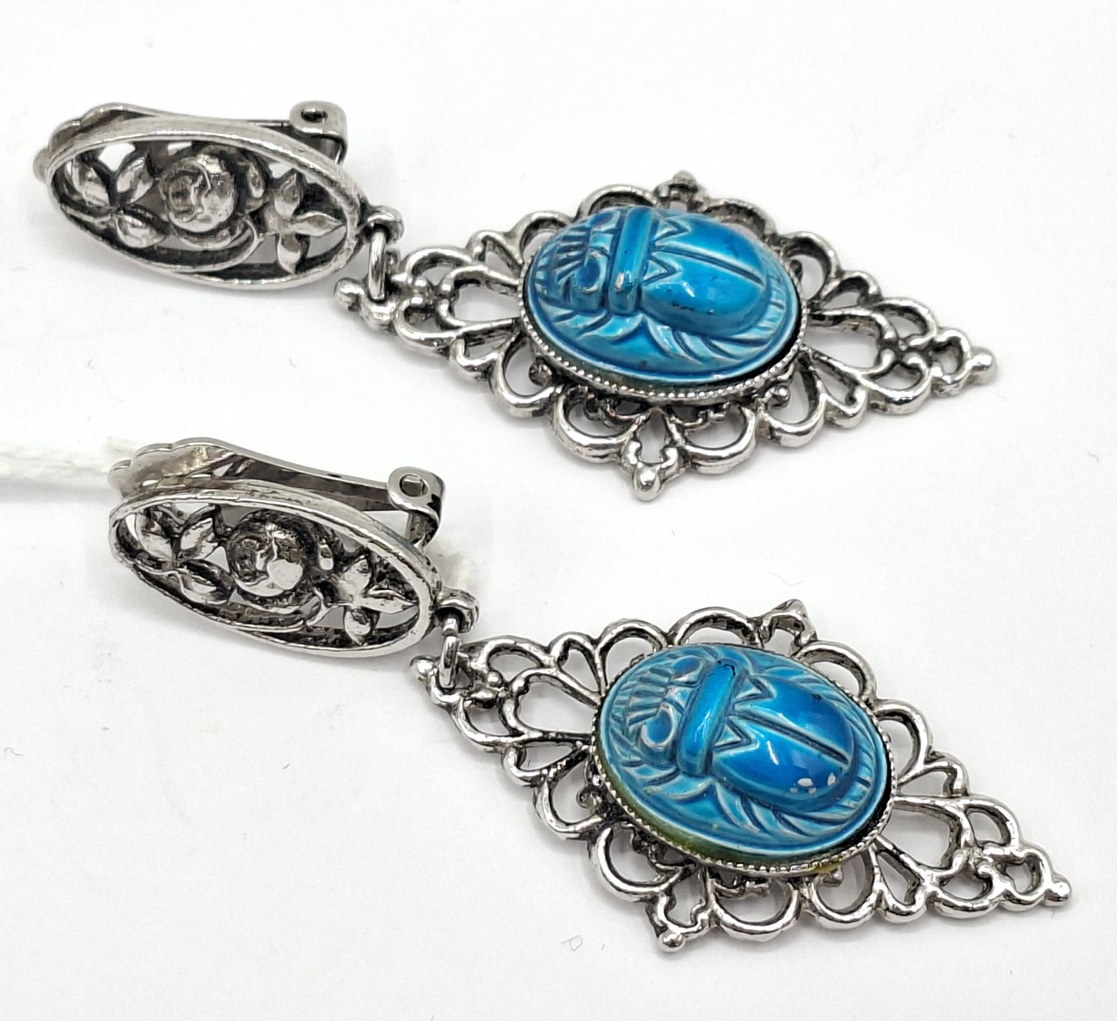 1034 · COSTUME EARRINGS