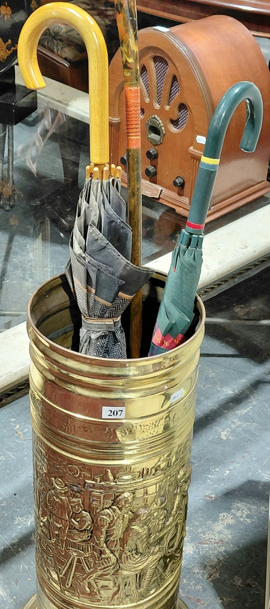 207 · UMBRELLA STAND