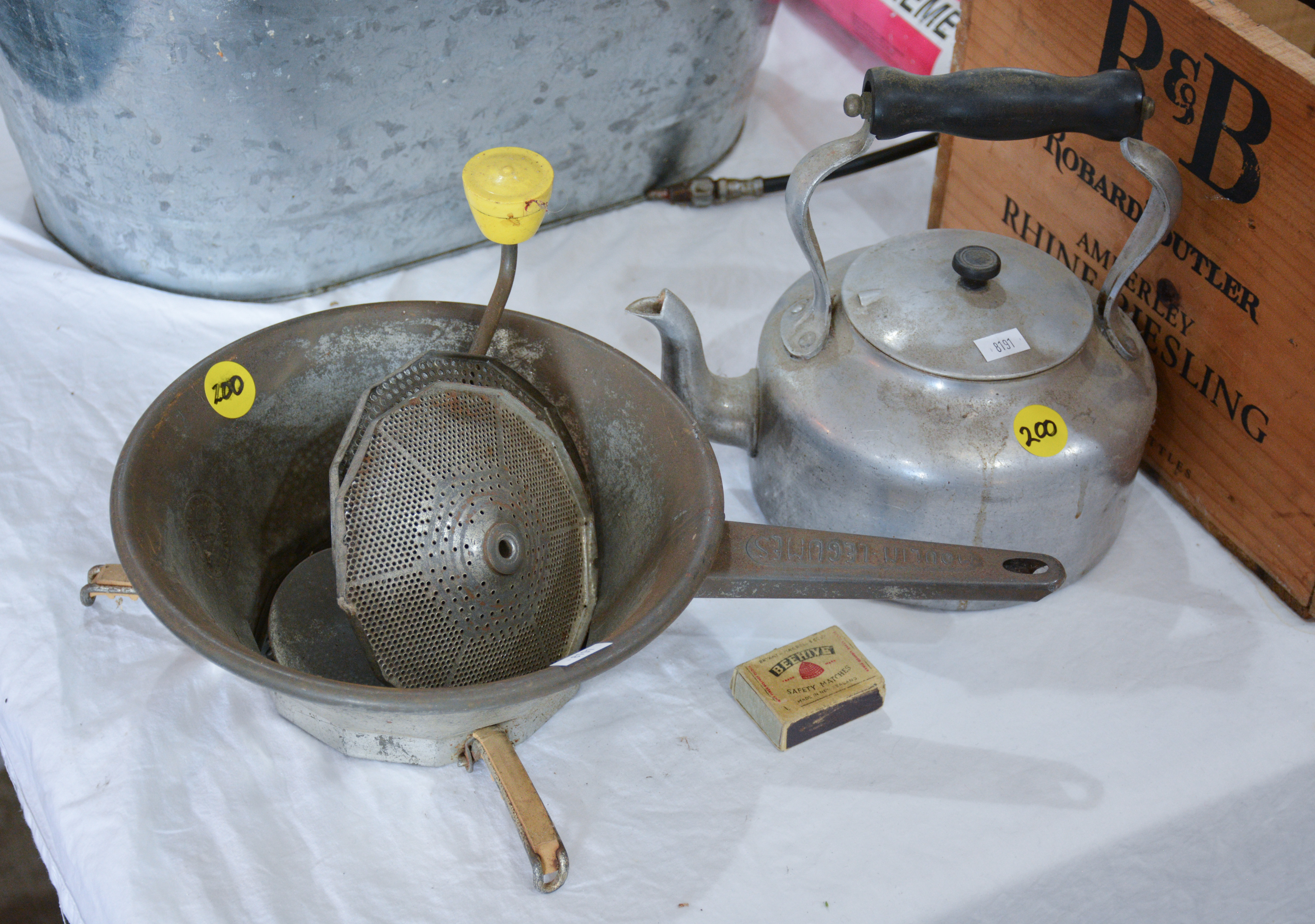 Vintage Mechanical Sieve and Teapot — sold at auction in New Zealand for $15