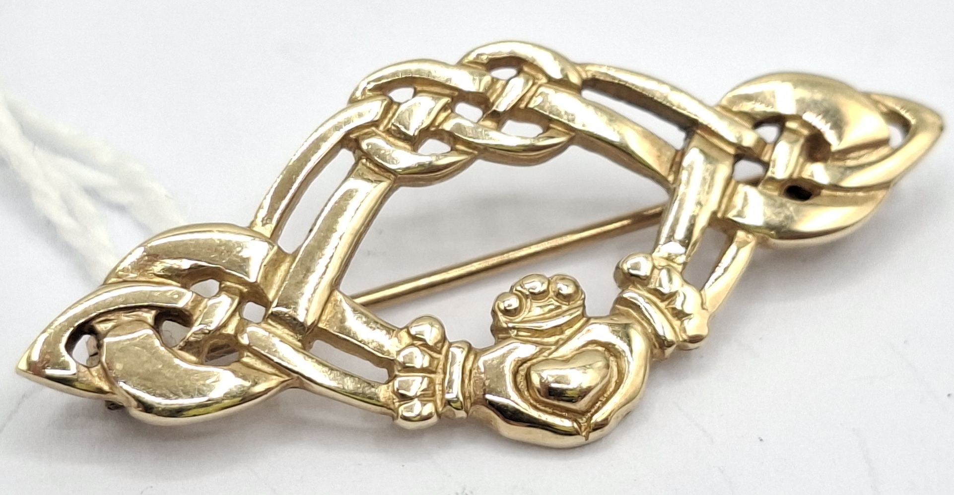 242 · 9CT GOLD BROOCH