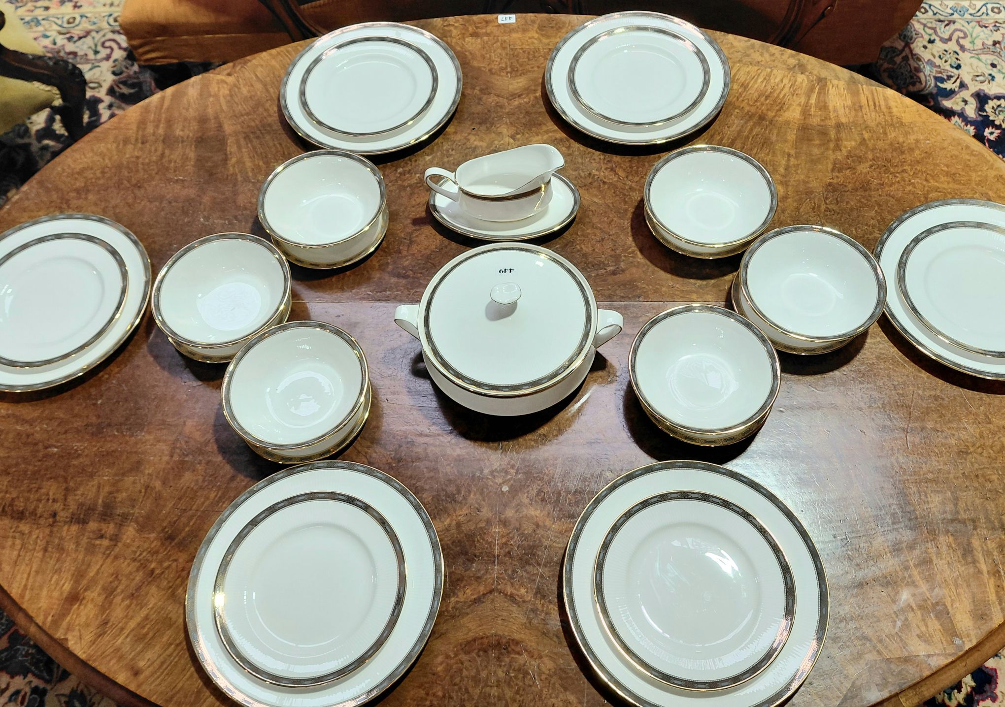ROYAL ALBERT DINNER SET
