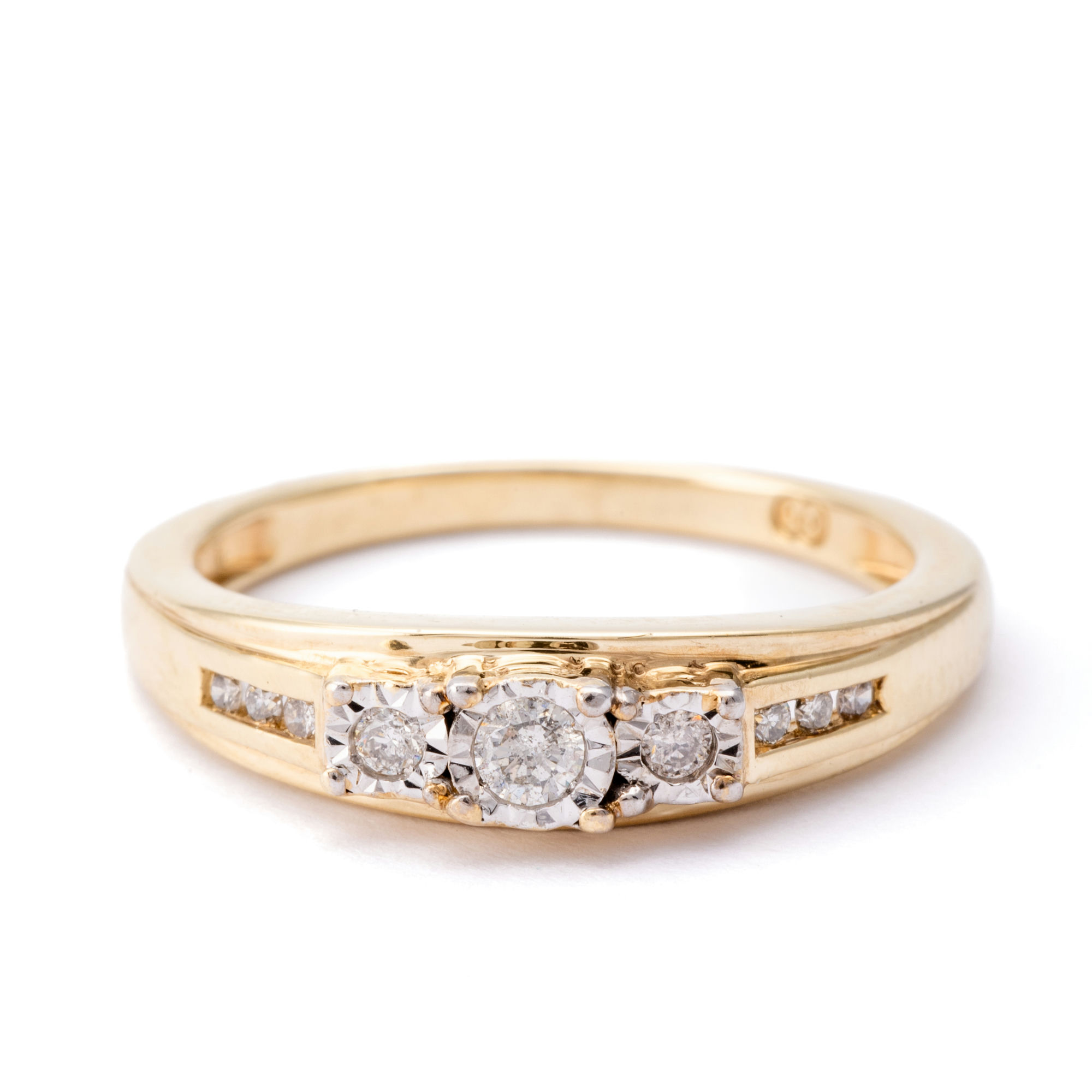 Diamond Ring 9ct Gold,