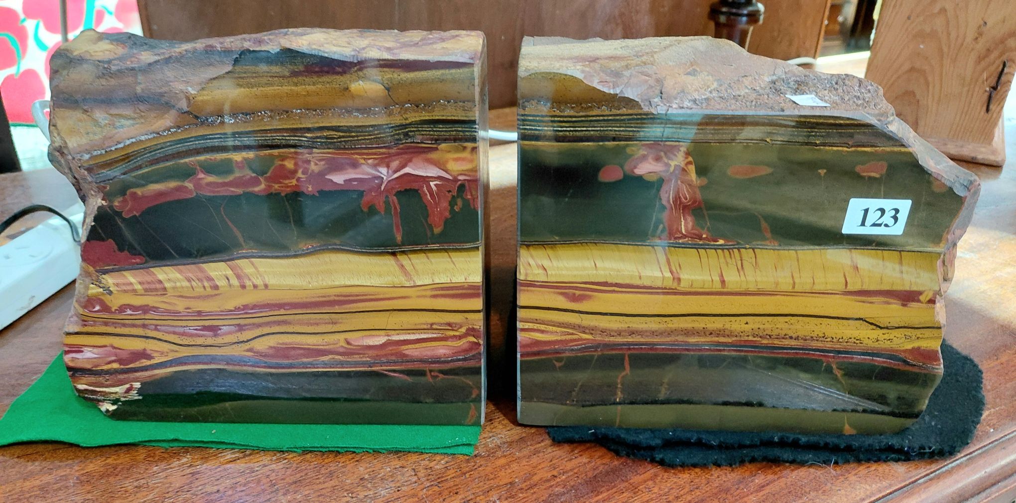 123 · PILBARA WESTERN AUSTRALIA BOOK ENDS