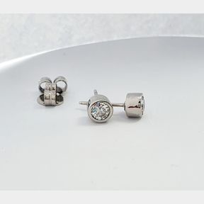 .6200CT DIAMONDS IN 18CT WHITE GOLD EARINGS COLOUR F CLARITY VS2 + VVS2 - 51624/37