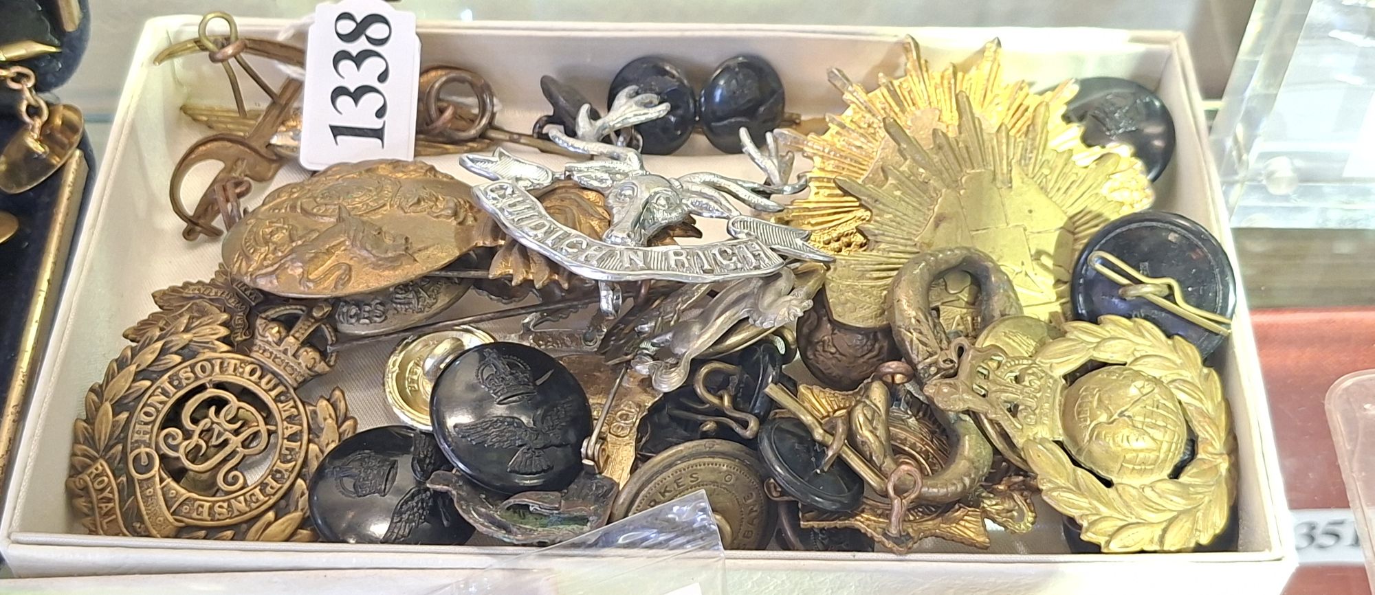 MILITARY BADGES