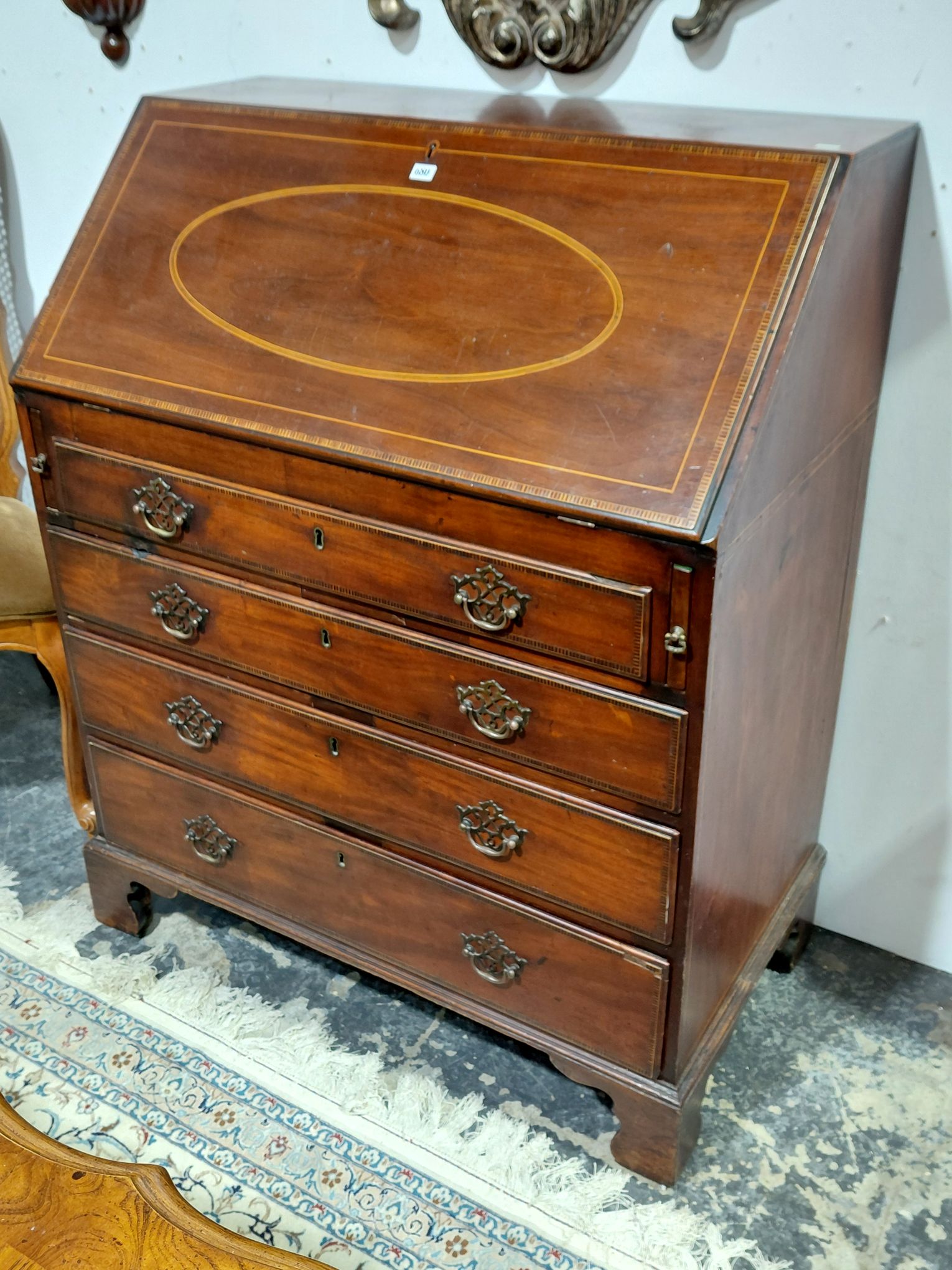680 · GEORGIAN MAHOGANY BUREAU