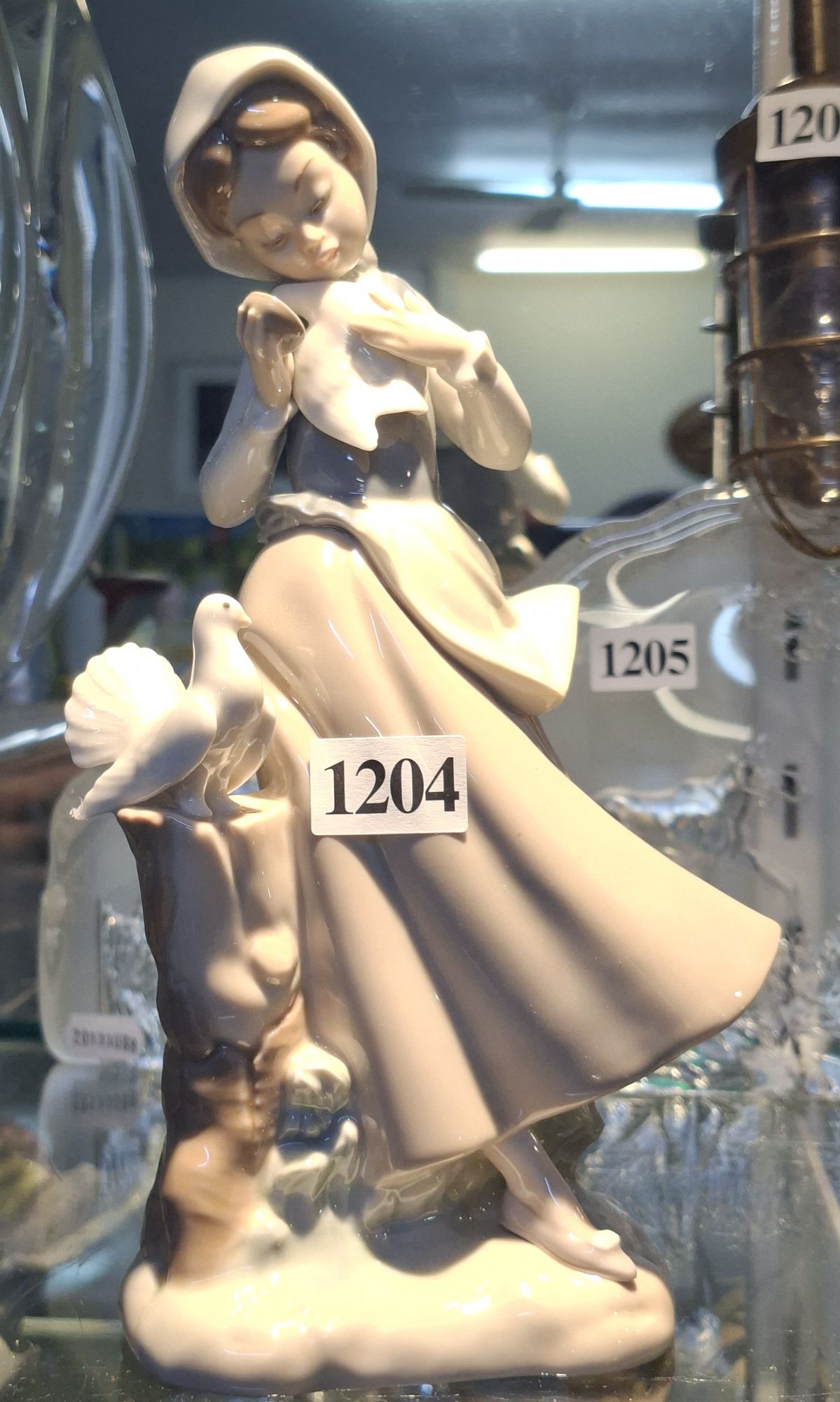 Lladro Girl With Doves Figurine