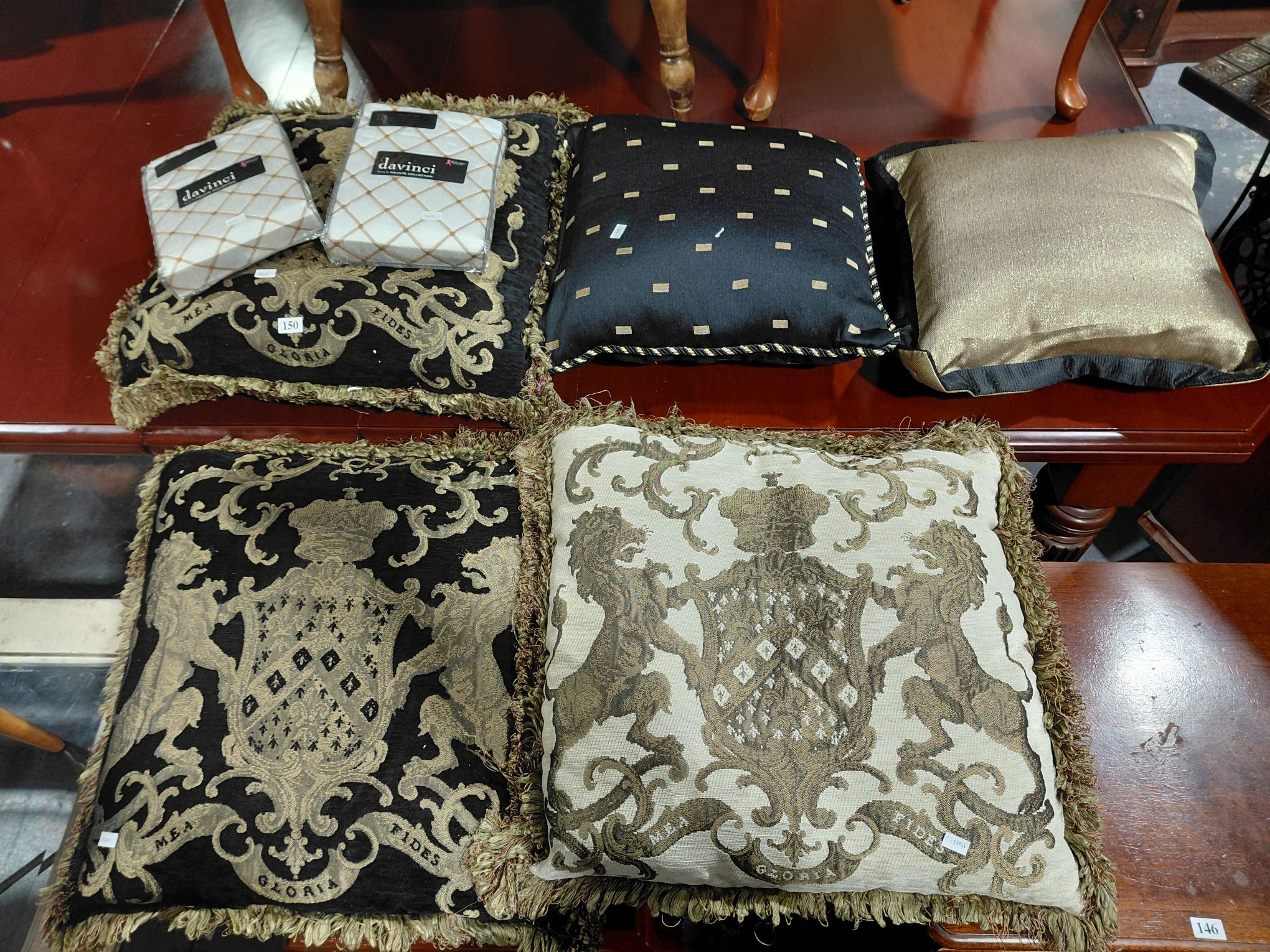 150 · ADORABELLA THROW CUSHIONS
