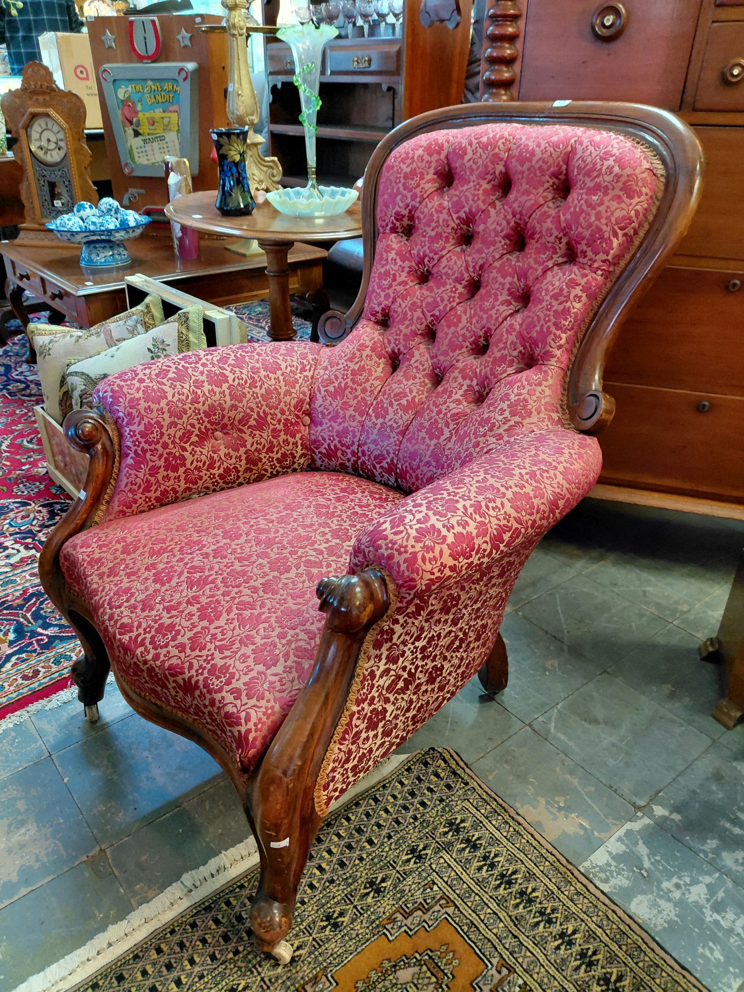 93 · VICTORIAN MAHOGANY ARM CHAIR