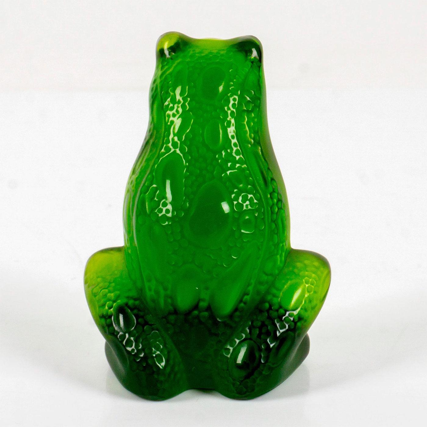 vintage green glass frog figurine or paperweight, big eyed frog