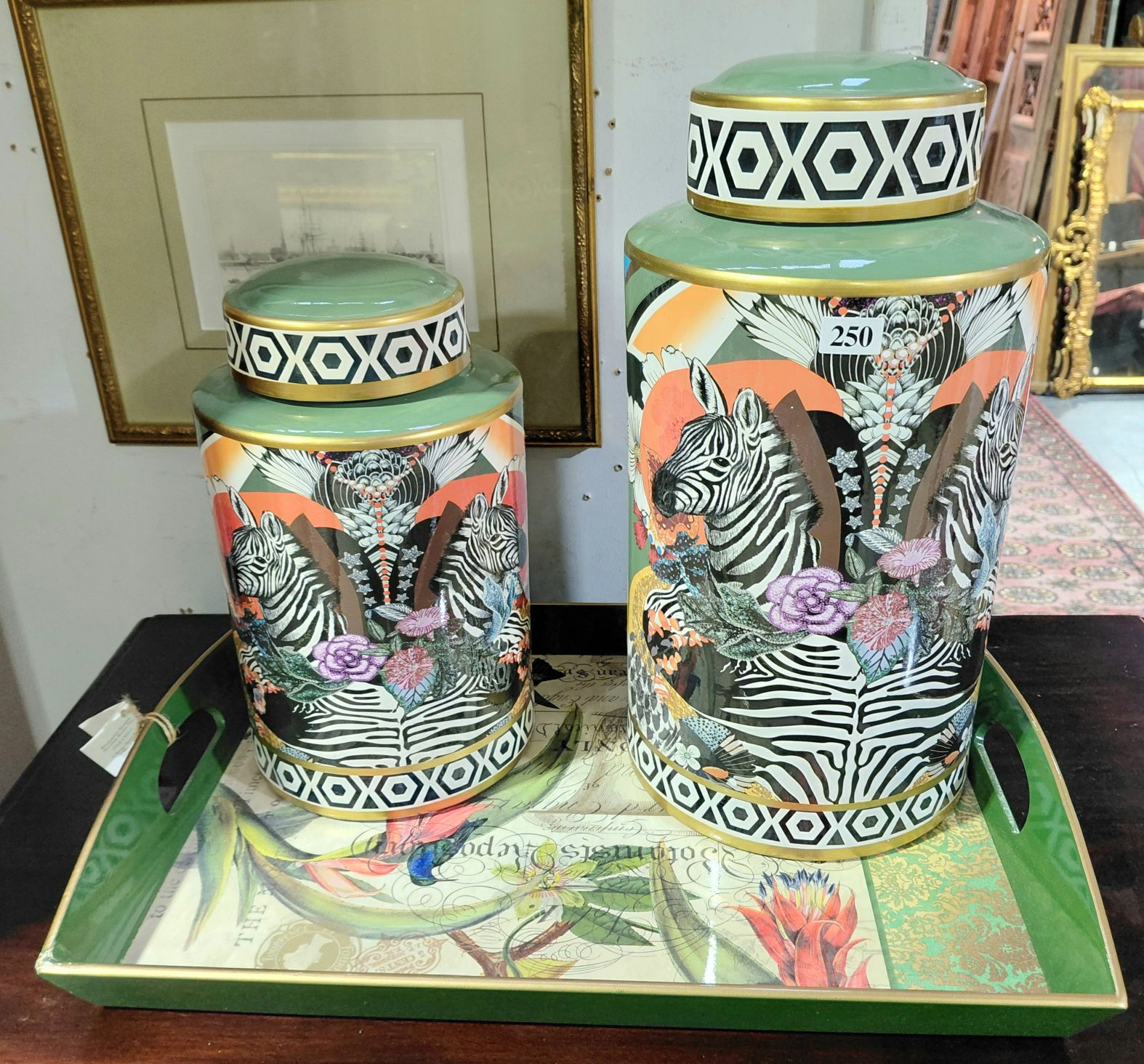 250 · DECORATORS ITEMS