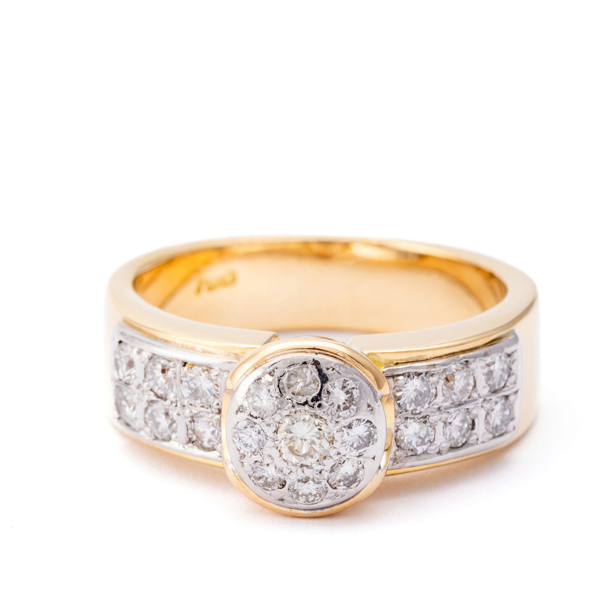 Diamond Cluster Ring 18ct Gold