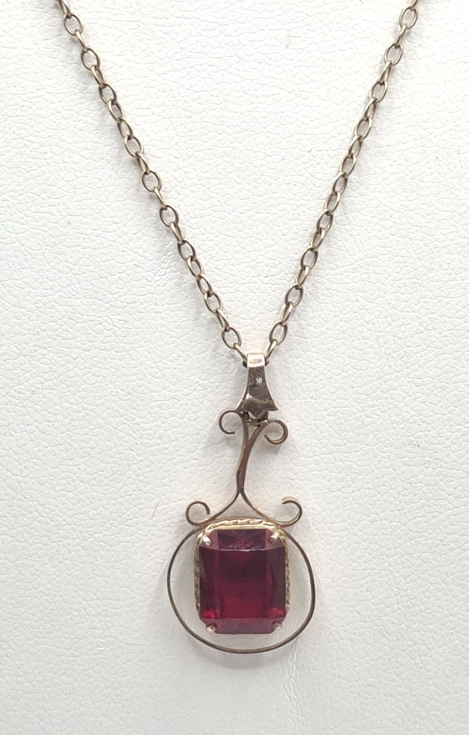 9ct Gold Pendant And Chain