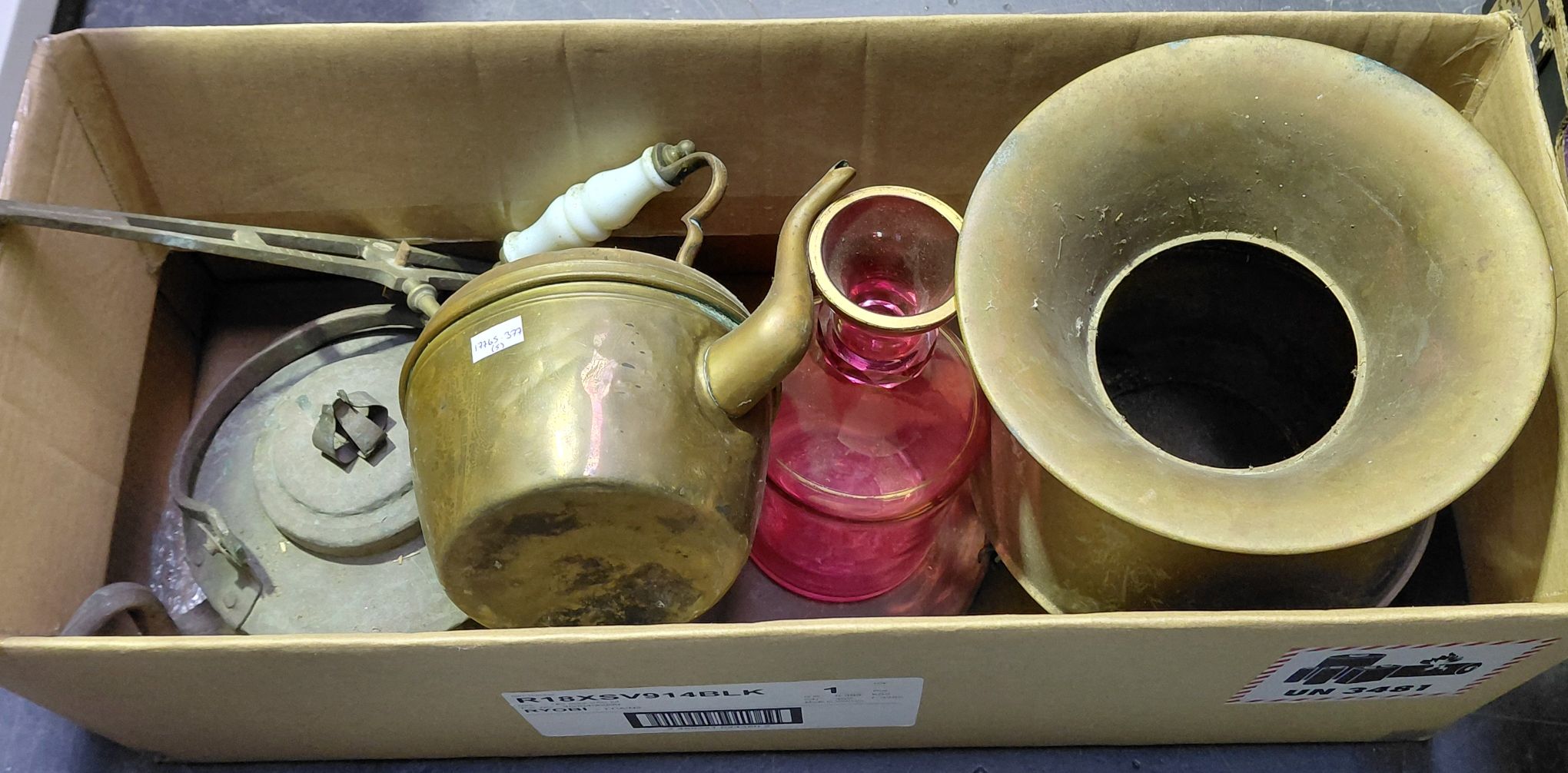 408 · GROUP OF BRASS WARE