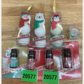 3X BATH BOMBS 3 PACK & 4X ESSENTIAL OILS & INVISI BOBBLE HAIR RINGS