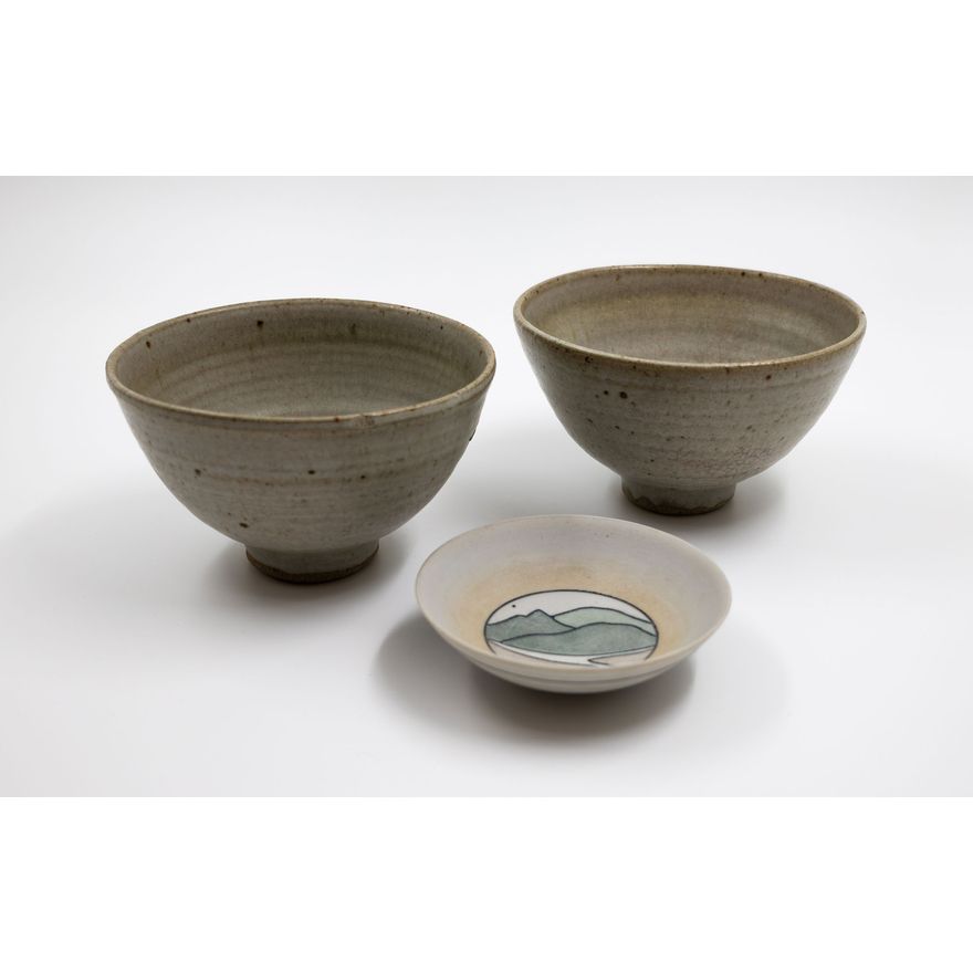 NZ Studio Pottery - A small dish by Beverley Luxton and a pair of bowls