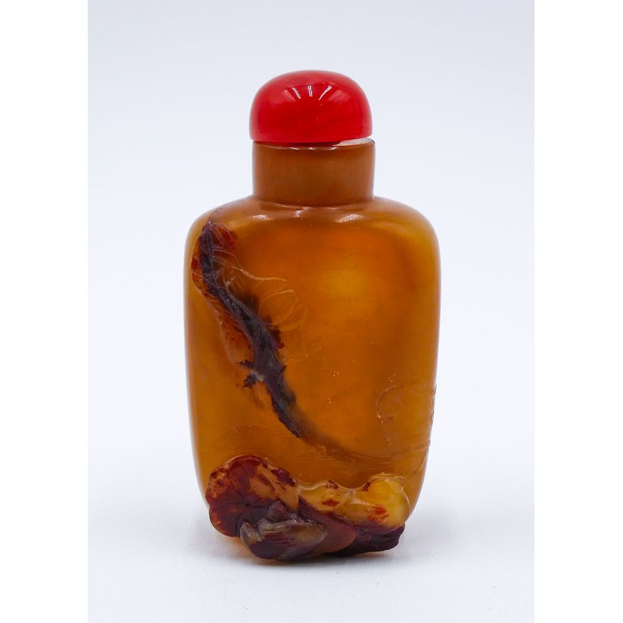 Old Chinese Carved Carnelian Snuff Bottle 2.5''