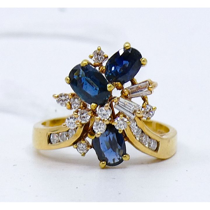 Ladies 18k Sapphire & Diamond Spray Ring Size 6.5 - 5.4 Grams TW