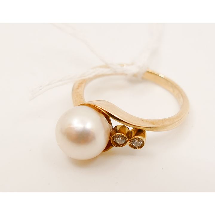Ladies 14K Pearl and Diamond Ring- 9mm- Size 6- 3.5g