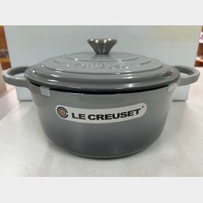 LE CREUSET CAST IRON 24CM GREY CLASSIC SIGNATURE CASSEROLE - 51648/2706