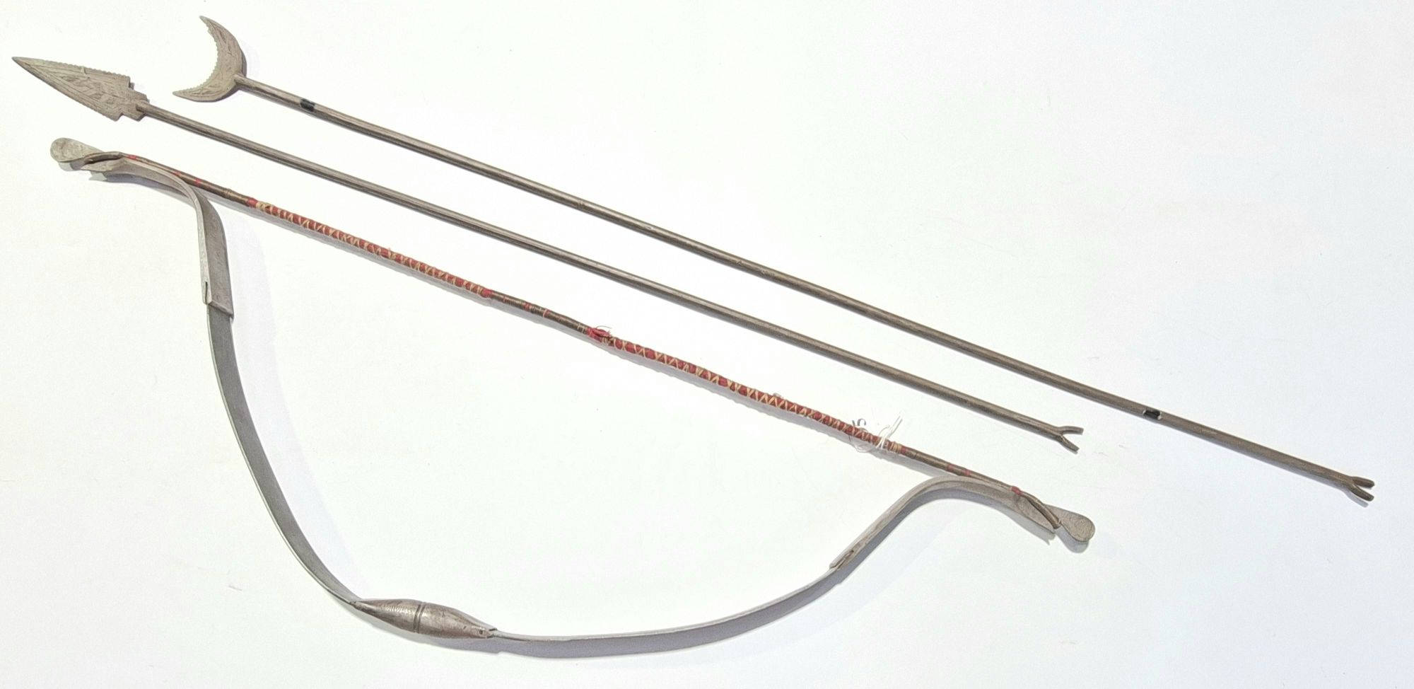 INDIAN SHORT BOW AND ARROWS